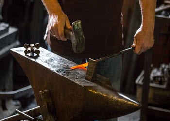 لوگوی کارگاه آهنگری محمدرضا میخوش | ساختمونی نیوز 