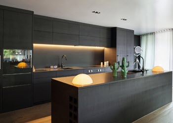 لوگوی اهورا کابینت | مشهد